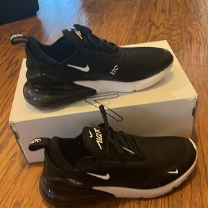 WMNS Nike air max 270